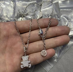 Lüks tasarımcı Little Bear Diamonds v Kolye Kadın Bakır Altın Zincir Kolyeler Moda Çift Takı Hediyeleri Kadın Aksesuarları Toptan Hlvn4 --016