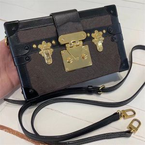 Crossbody Designer Bags Exquisite Party Shoulder Bag Womens Luxury Retro High Quality Handbags Fashion Crossbody