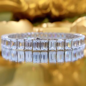 2023 INS TOP SELL Wedding Armband Luxury Jewelry Pure 100% 925 Sterling Silver Emerald Cut White Moissanite Diamond Party Handgjorda kvinnor Brud Bangle Gift