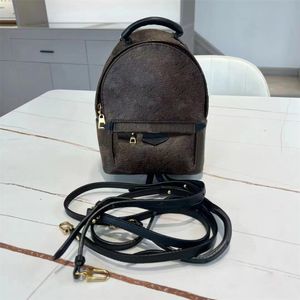 Backpack Designer Woman Man Luxury Shoulder Bag Elegant Travel Bags Emboing School Knapsack Temperament
