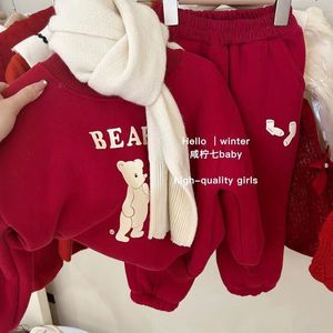 Kläduppsättningar Kläduppsättningar Vinter Thicken Warm Childrens Set Girls Plush Set Toddler Baby Winter Clothes Boys Pant Twopiece Set 15 Years 230922