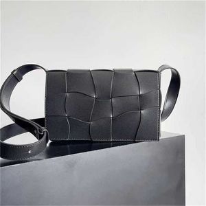 Kassetten Crossbody Bag Bottegvenets gewebt