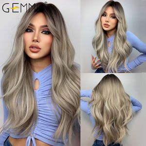 Cosplay Peruki Gemma Long Wavy Black Brown Grey Ash White Ombre Syntetyczna peruka z grzywką Cosplay Daily Party Party dla kobiet odpornych na ciepło włosy 230922