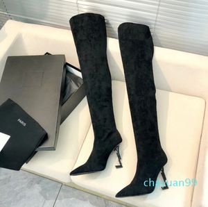 Opyum Botas acima do joelho bico fino camurça bota até a coxa letra salto alto esticado sola de couro para mulheres sapatos de salto de designer de luxo calçados de fábrica com bo