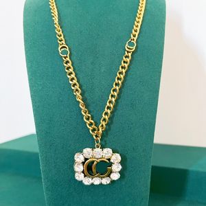 Lyxdesigner märke halsband vintage 18k guldpläterad hänge halsbeklädnad crystal boutique kärlek gåva halsband hög kvalitet höst ny flickor smycken