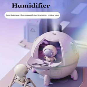 1pc 220ML Rechargeable Space Capsule Air Humidifier, USB Ultrasonic Cool Mist Aromatherapy Water Diffuser With Led Light Astronaut-Rechargeable Type