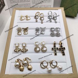 Orecchini di gioielli firmati Orecchini a bottone con diamanti Versatili orecchini con doppia lettera di perle Croce