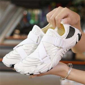 Water Shoes Unisex Swimming Water Shoes Men Barefoot Outdoor Beach Sandals Women Upstream Aqua Shoes River Sea Diving Surfing Wading Sneaker 230922