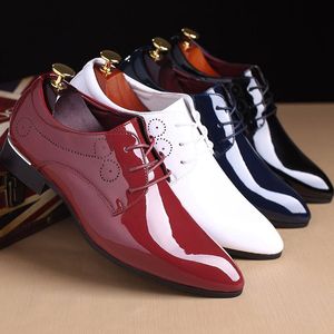 Men's Classic Retro Brogue Shoes Patent Leather Mens Lace-Up Dress Business Office Shoes Men Party Wedding Oxfords For Boys Party Boots