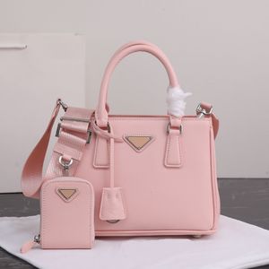 2023 جودة مصمم الأزياء شعبية ثلاثة في واحدة من القاتل النسائي High Gloss Cross Handwhide Handbag Counter Bag Y101218