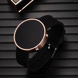Bilek saatleri Moda Dijital İzle Erkekler İçin Dijital İzleme Çocuklar Basit Spor Led Silikon Saat Bandı Çok Renkli Gündelik Bayanlar