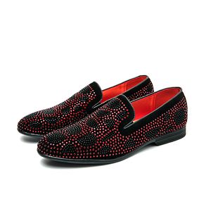 Rhinestone Men klädskor Velvet Crystal Mens Loafers Office Business Party Man Luxury Moccasins Casual Shoes for Boys Party Boots 38-46