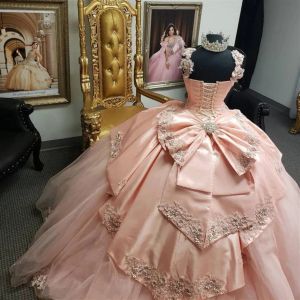 Quinceanera Pink 2023 Lekkie sukienki Perły Koronkowe Aplikacje Cekiny Paski Warstwowe gorset