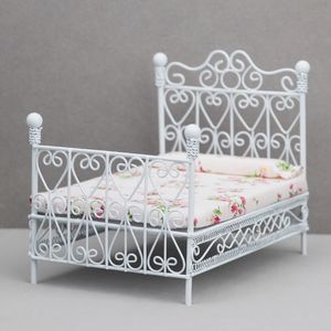 Dolls 1 12 Dollhouse Mini Double Bed Home Bedroom Furniture Toy Gift Living Room Model Beautiful Handmade Iron 230922