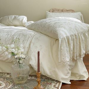 Set di biancheria da letto Francese Vintage Fiori fatti a mano Ricamo 60S Cotone lavato Set principessa Copripiumino Biancheria da letto Volant Federe per cuscini