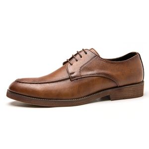 Novos sapatos masculinos de couro casual de couro macio sapatos masculinos simples e confortáveis sapatos de casamento de negócios sapatos de condução para meninos botas de festa