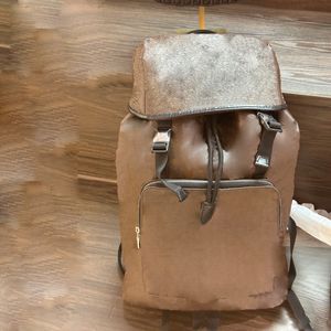 Handväska Designer Bag Mens Ryggsäck Temperament Sporty Fashion Leather Handbag Luxury Shoulder Pays Stora kapacitet