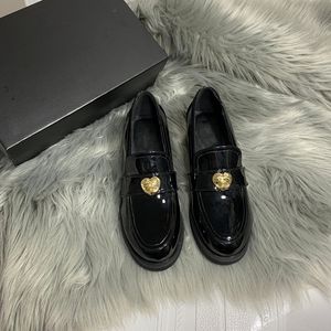 New Round Head Women Dress Shoes Luxury Designer Love Metal Buckle Letter Sign Loafers Shoe Lacquered Leather Upper Thick Sole Anti slides Ladies Calfskin Shoes