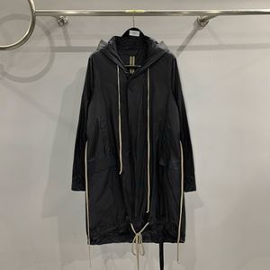 Trendiger Trenchcoat mit Kapuze, lässig, dünn, Reißverschluss, schwarz, lockere Seitennahttasche, einfarbig