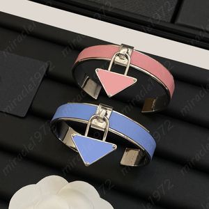 Fashion Open Bangle Lock Pendant Bracelets Designer Bracelet Lovely Pink Triangle Bangles Luxury Brand Charm Premium Jewelry Gifts New -7