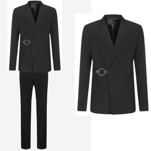 Moderna bröllop tuxedos män kostymer designknapp 2-stycken fast färg hackad lapeljacka Anpassade fickor Brudgum Pappbyxor Fashion