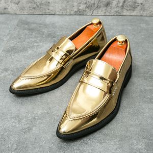 Stylish for Men Clubschuhen speicherte Zehenleder klassische Männerschuhe für Hochzeit Neuankömmling Goldene männliche Slip auf Schuhen für Jungen Party Boots 38-47