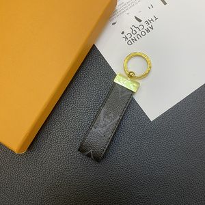 Nya handgjorda nyckelringar Luxury Designer Keychain Lanyards Ment Metal Buckle Keychain Leather Car Key Chain Bag Charm Unisex Keyring Classic Fashion Accessories