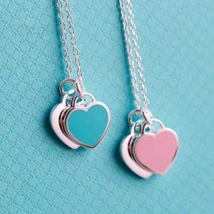 Pendant Necklaces t Home Romantic Love Necklace Female Red Heart Dripping Oil Enamel Blue Collarbone Chain Double Pendant Gift QUTI