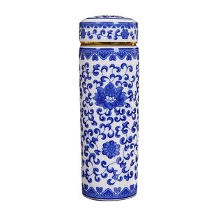 Vattenflaskor Jingdezhen Ceramic Teacup Thermos Mug With Lid Blue and White Porcelain Water Cup Liner Office Portable Gift 230923