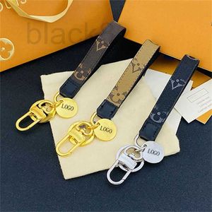 Designer Keyring Luxury Classic Design Women Keychain High Quality Car Keyring Gold Black Metal Small Jewelry Charm Bag Pendant Jewelry Thanksgiving gift I2OM