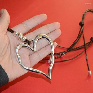 Hänge halsband 1st Lagenlook stort abstrakt hjärta Colar Long Suede Leather Necklace Jewelry Gift for Womanmen
