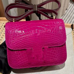 Luxurys Designer Çantalar Crossbody Bag kadınlar Messenger el çantası yüksek kaliteli sade orijinal deri fermuar hasp iç bölme flap çanta kırmızı çanta kadınlar için kırmızı