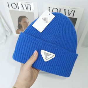 New factory direct wholesale knitted hats wool hats cold hats winter hats thick cross-border e-commerce for foreign trade.