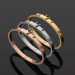 2023 Nya Titanium Steel Men Bangle 3 Färger Fashion Women's Designer Armband Classic Unisex Par Smycken