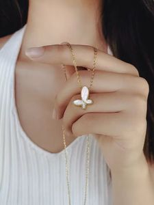 أزياء Van Cleef Netclace Love Netclaces Designer Butterfly Chain Shell أم لؤلؤة العقيق قش 18 كيلو جول