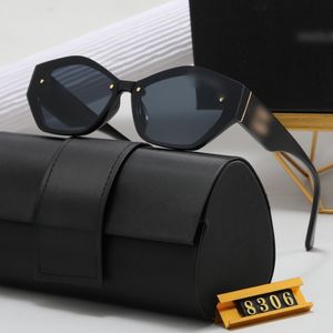 Topp Luxury Cat Eye Solglasögon Polaroid Lens Designer Kvinnor Mens Adumbral Goggle Senior Eyewear For Eyeglasses Frame Vintage Metal Sun Glasses With Box Qi Ling 8306