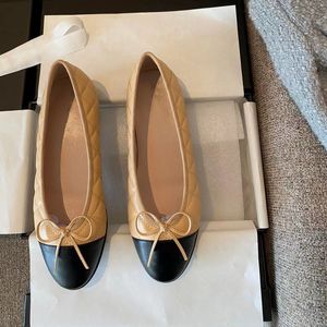 Sonbahar Lüks Bale Ayakkabı Kadın Klasik Konforlu Yuvarlak Kafa Düz Bottası Kelebek Knot Tasarımcı Ayakkabı Kadınlar için Büyük Boyut