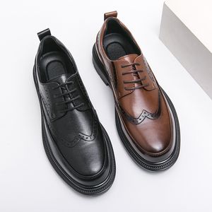 Mens formella skor handgjorda klassiska klippa Oxfords Business Lace-up Plain Toe Wedding Dress Shoes For Boys Party Dress Boots