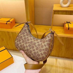 2023 New Taoyin Leather Underarm for Women's Trendy High end Oblique Straddle Small People 50% Off Online sales