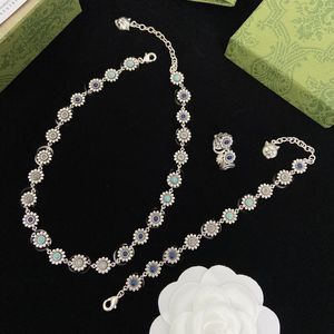 Blomma designer halsband för kvinnlig chokerälskare armband smyckekedja mode trend leverantör299h