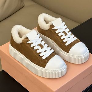 Luxuriöse Designer-Pelz-Sneakers, Top-Qualität, Winter-Schnürschuhe, flauschige, pelzige Tennisschuhe, Plateauwolle, lässige, höhenvergrößernde Schuhe, Schneeschuhe, Weißbraun, mit Box