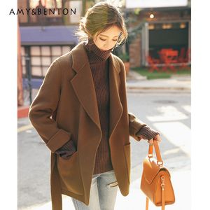 Cappotto da donna in misto lana reversibile stile Hepburn di fascia alta in cashmere Autunno Inverno Giacca corta in lana a maniche lunghe tinta unita con cintura 230923