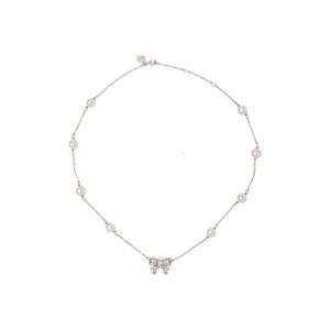 Butterfly Necklace Miumius Designer Luxury Fashion Imitation Crystal Pearl Necklace Versatile Simple High Grade Halsband Perfekt för flickors semestergåvor