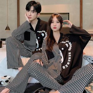 Mäns Sleepwear Cartoon Cute Adult Pyjama Set Women Men Home Clothes Par Pijama Suit Korean Pyjama V-hals Bomull Masculino