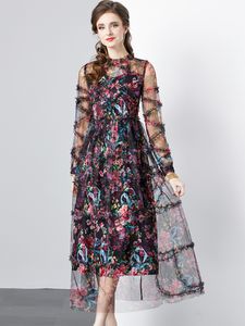 Grundläggande casual klänningar 2024 Högkvalitativ lyx Runway Designer Fashion Women Ruffle Layered Dress Ny Spring Autumn Flower Print Long Black Party Dresses