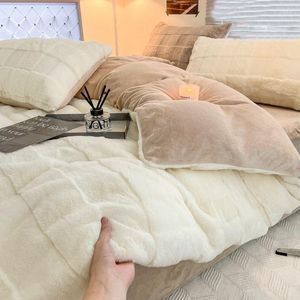 Conjuntos de cama High End Faux Rex Fur Winter Warm Duvet Cover Set com lençóis de cama colcha e fronhas engrossar calor