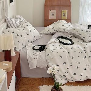 Conjuntos de roupas de cama Rose Floral Duvet Set Farmhouse Vintage Chic 4pcs com travesseiro de lençol plano/encaixado Shams Ultra Microfiber Twin