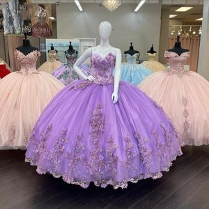 Leylak Quinceanera Elbiseler 3D Çiçek Aplike Tatlım Boyun Dantel Yukarı Arka Kat Uzunluğu Balgown Prenses Tatlı 16 Parti Vestido
