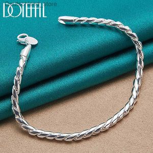 Urok bransolety Doteffil 925 Srebrna bransoletka 4 mm łańcuch węża pasuje do European Srebrny urok DIY Modna biżuteria ślubna Kobiety Mężczyźni Q230925