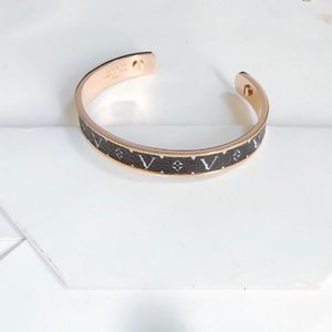 Bracciale con lettera di diamanti in nastro 925 con bracciale per ragazze dal design semplice Gioielli di design di lusso di alta qualità Autunno Nuovo design per le donne Bracciale regalo d'amore